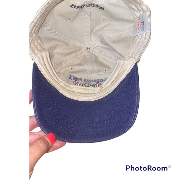 New York Yankees Legends Field Baseball Hat - Picture 7 of 10